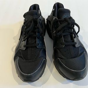 Nike Air Huarache Run Women's black 634835-012 Size 9